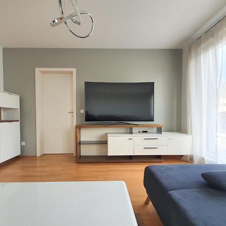 Near Lake Spacious & Furnished Beautiful Apartment Vídeň Exteriér fotografie