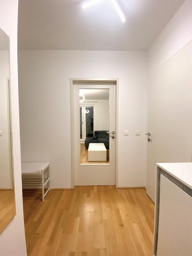 Near Lake Spacious & Furnished Beautiful Apartment Vídeň Exteriér fotografie